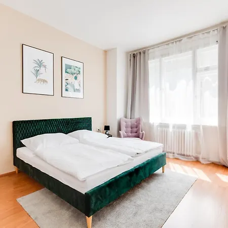 Riben House 4*