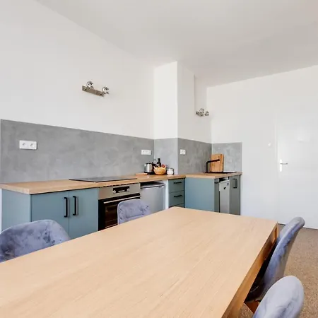 Hotel apartamentowy Riben House