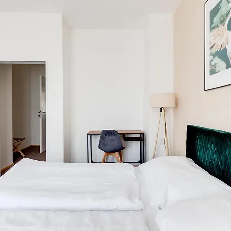 Riben House 4*