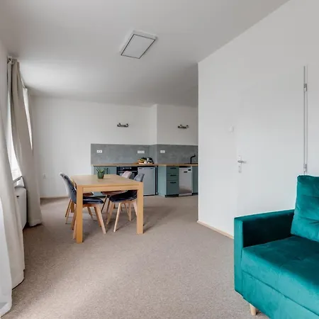 Riben House 4*