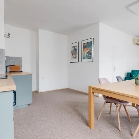 Riben House 3* פראג