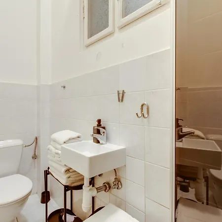 Riben House מלון דירות 3*