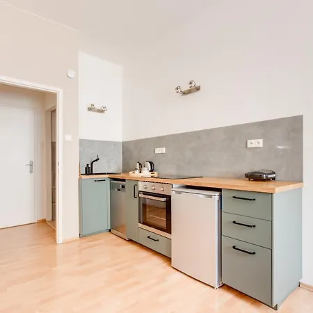Riben House 3*
