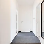 Riben House 公寓式酒店 3*
