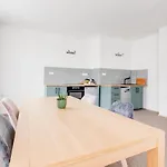شقة فندقية Riben House 3*