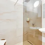 公寓式酒店 Riben House 3*