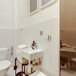 Riben House Aparthotel 3*