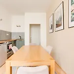 Riben House 3* براغ