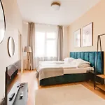 Riben House Aparthotel 3*