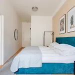 شقة فندقية Riben House 3*