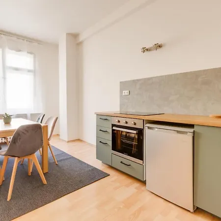 Ξενοδοχείο με διαμερίσματα Riben House *