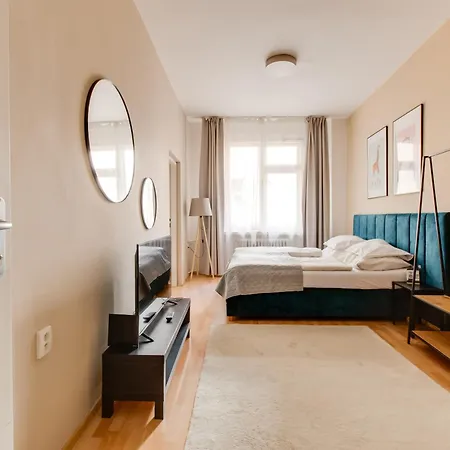 Riben House アパートホテル プラハ