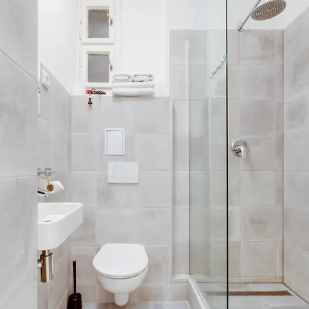 Riben House Apartmanhotel Prága