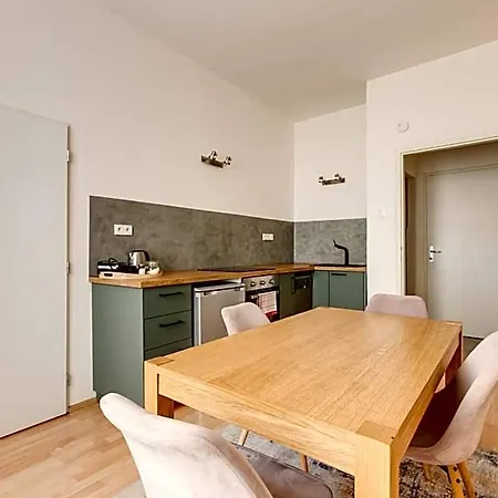 Riben House 3*