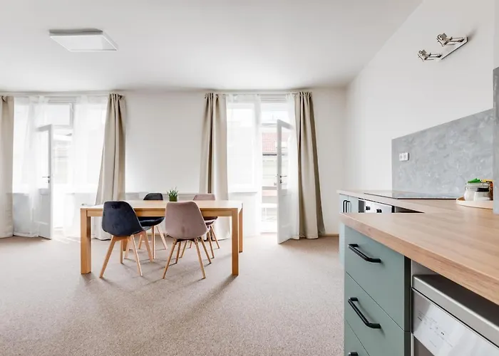Riben House Apartahotel 3*