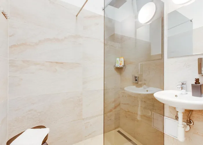 Apartahotel Riben House 3*