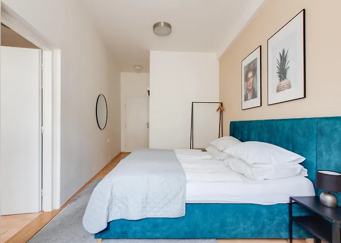 Apartahotel Riben House 3*
