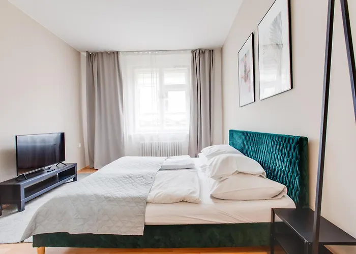 Riben House 3*