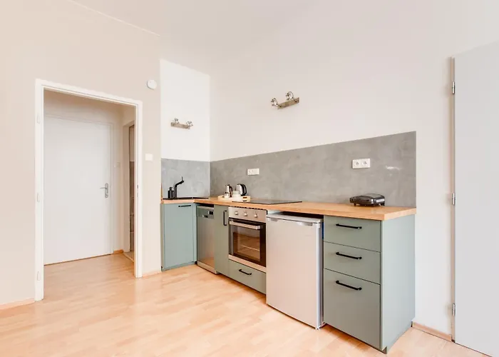 Riben House 3*