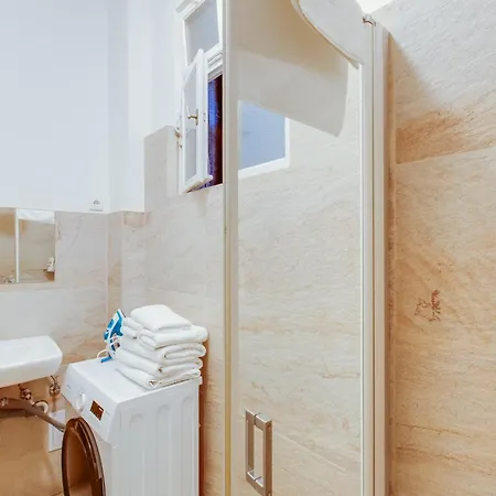 Apart-hotel Riben House
